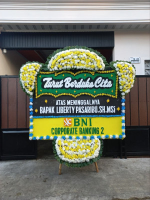 Papan Bunga Duka di Batang Toru