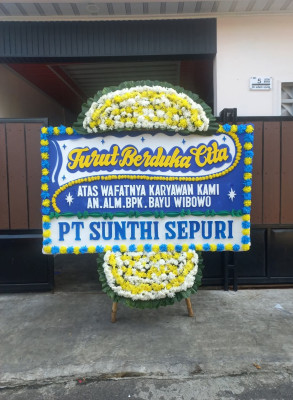 Papan Bunga Duka di Batang Toru